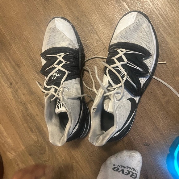 Hooping shoes - Picture 3 of 3